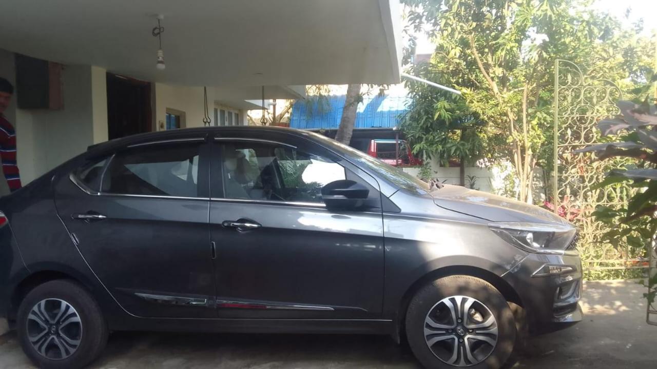 Swanky Sojourns Homestay Kolhapur Bagian luar foto