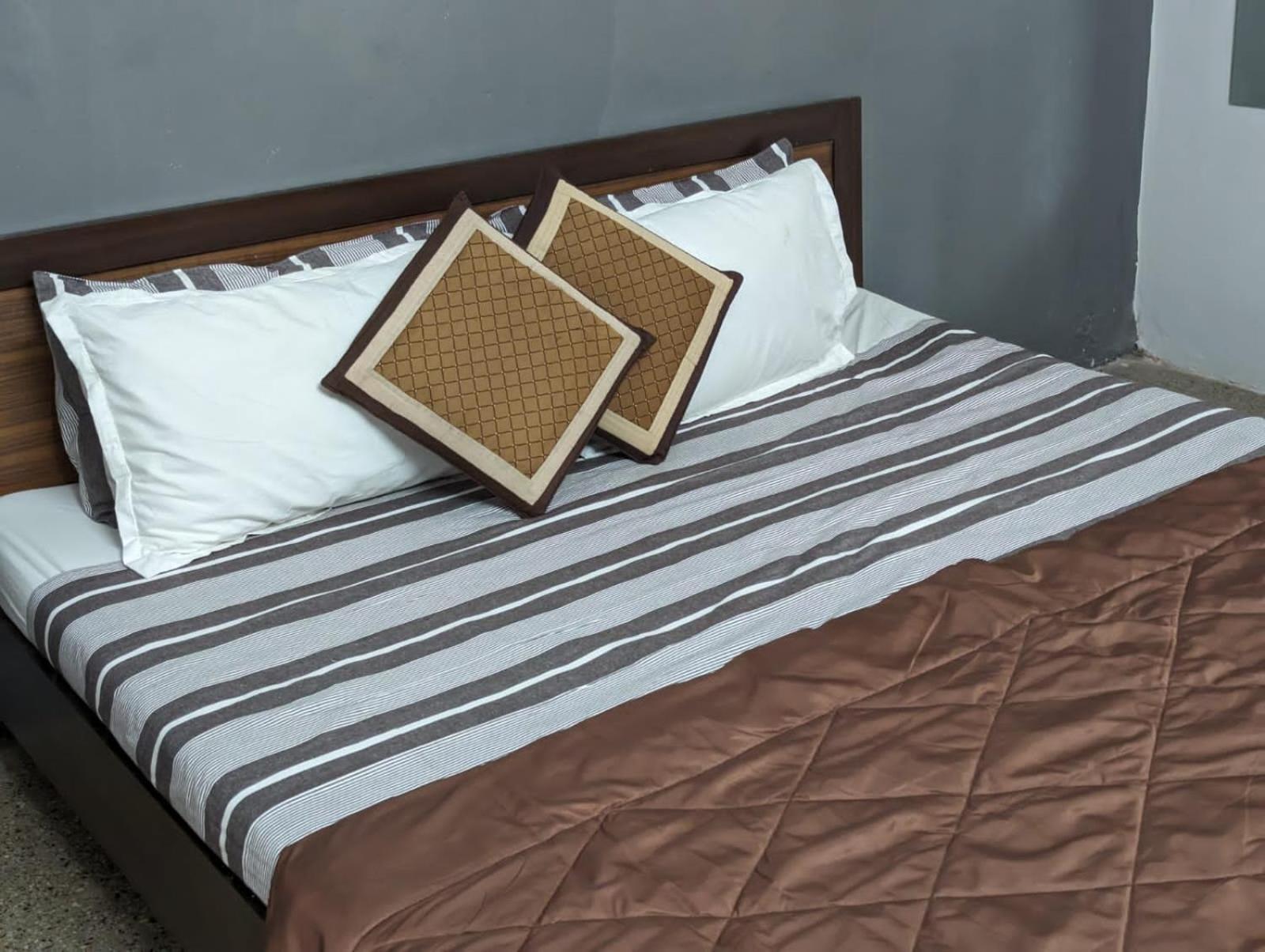 Swanky Sojourns Homestay Kolhapur Bagian luar foto